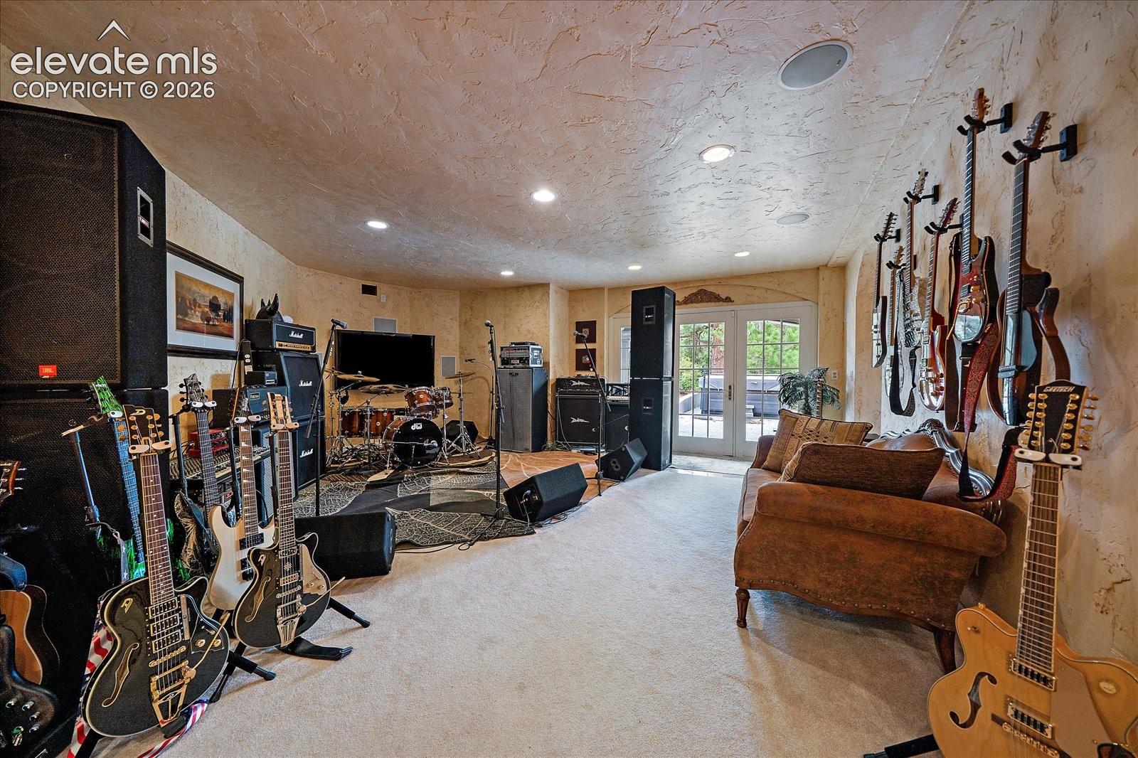 Listing photo 33 for 1175 Castle Pointe Drive
