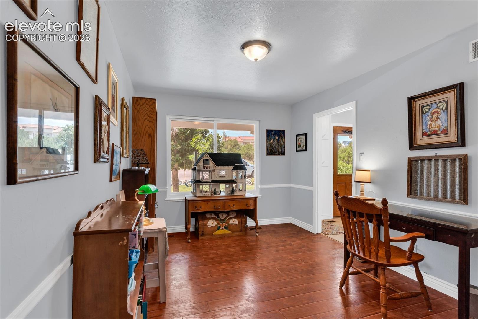 Listing photo 17 for 1004 Ridgeview Place