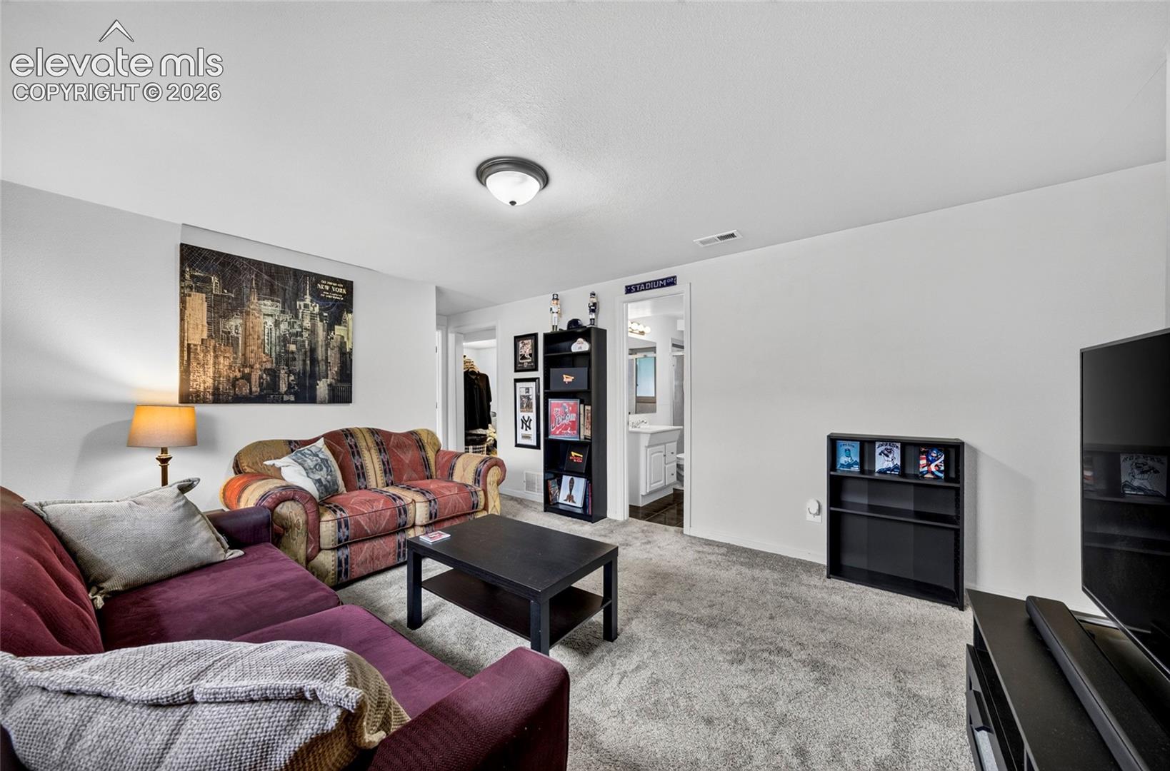 Listing photo 15 for 45 Watson Boulevard