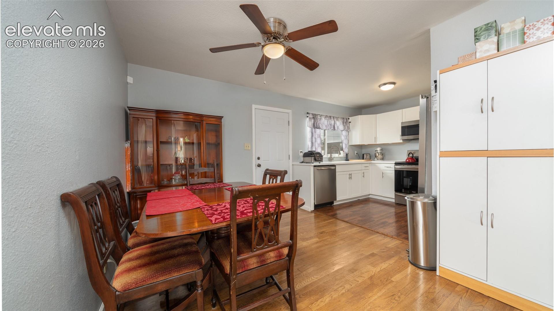 Listing photo 4 for 3 Otowi Drive