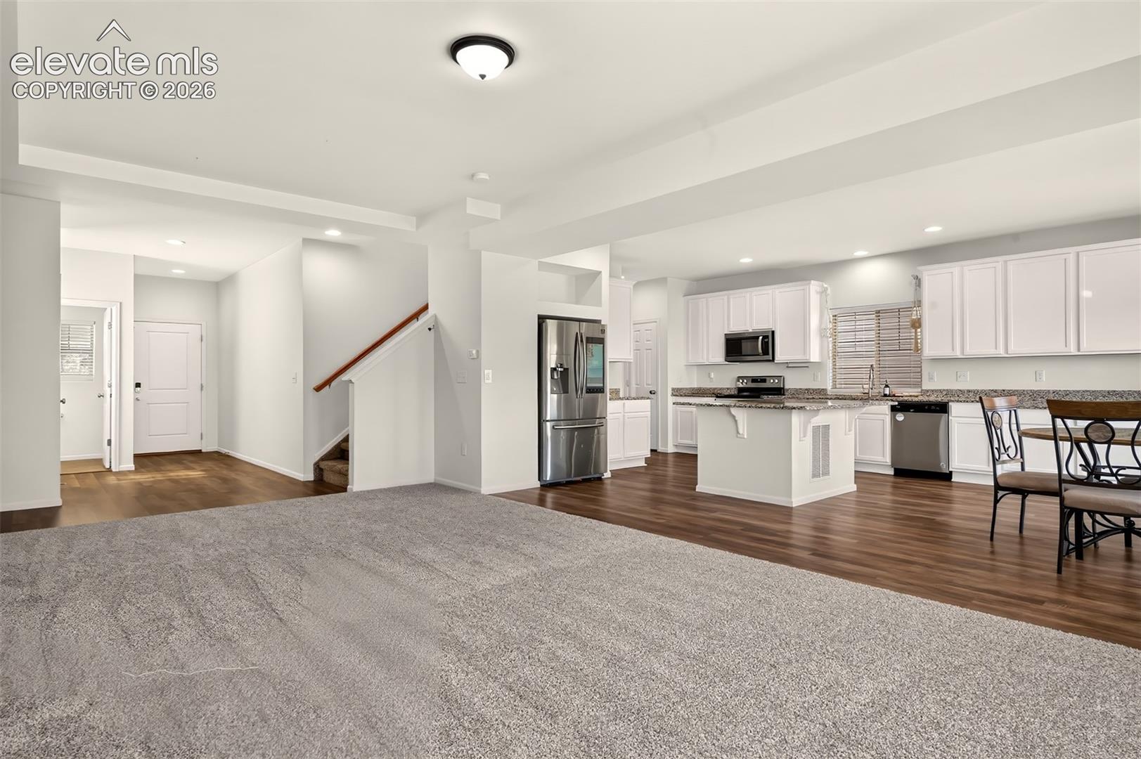 Listing photo 9 for 6315 Kildare Drive