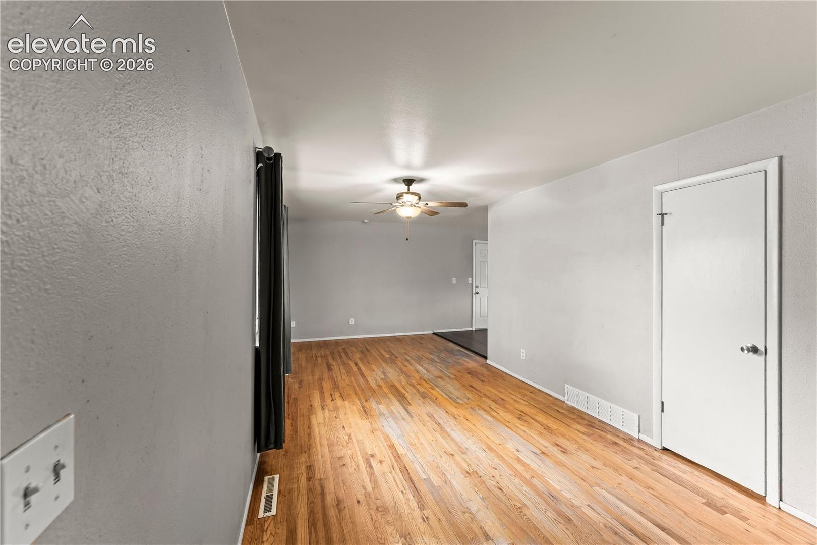 Listing photo 3 for 1120 Maxwell Street