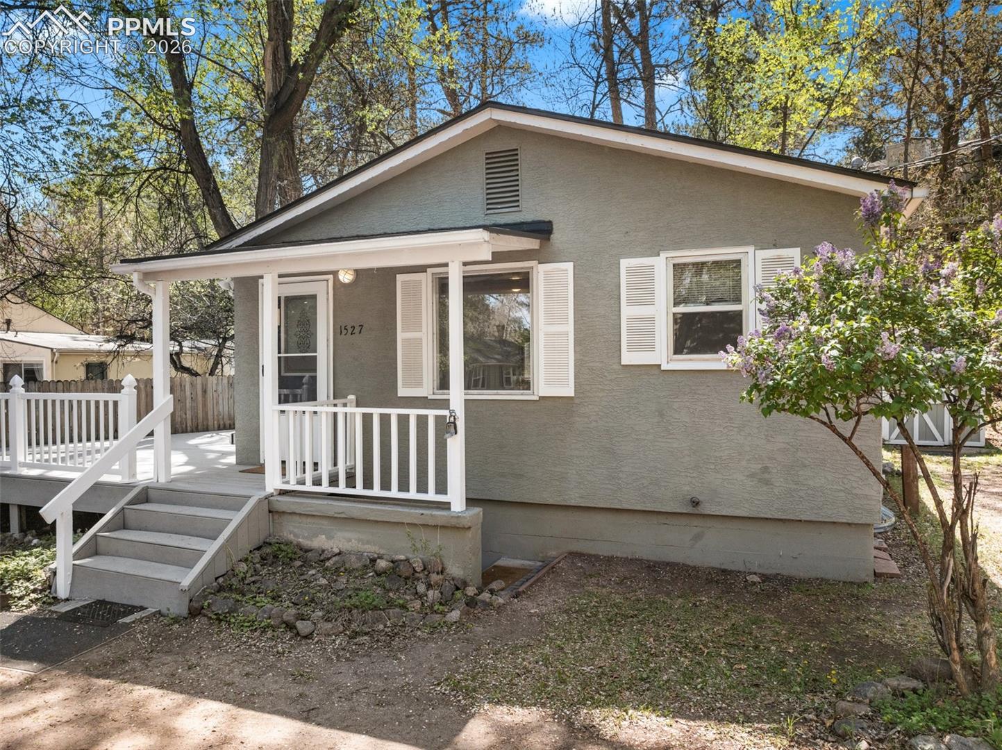 1527 Cheyenne Road