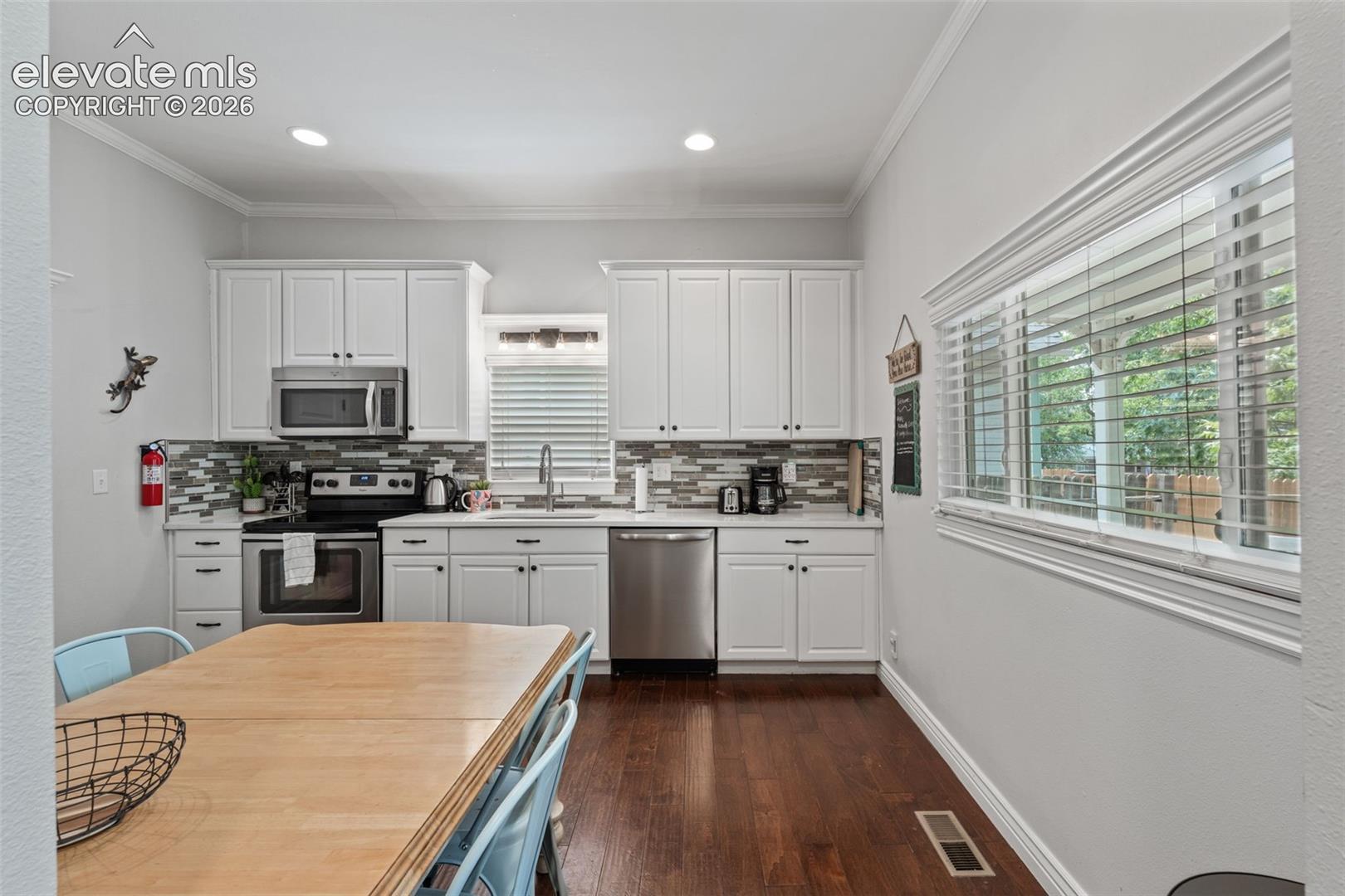 Listing photo 18 for 2130 W Kiowa Street