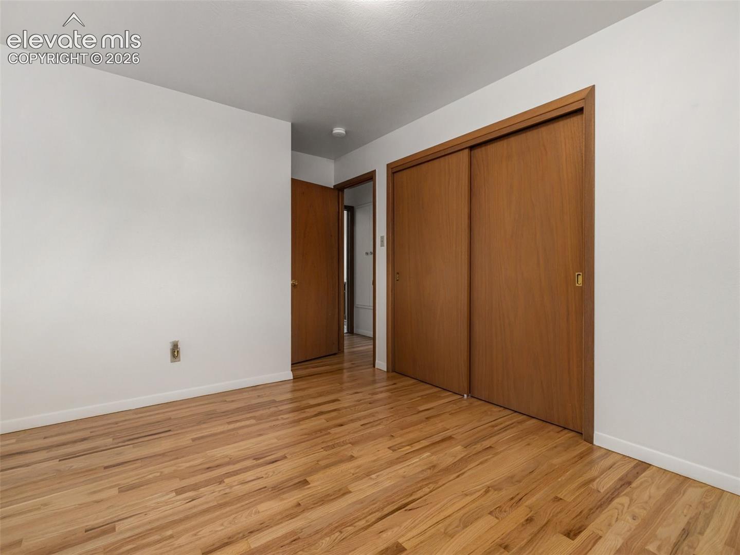 Listing photo 17 for 321 W Adams Avenue
