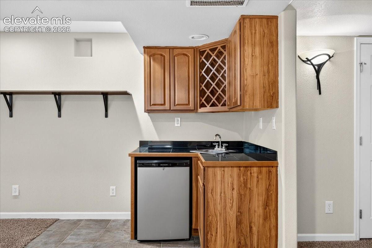 Listing photo 21 for 2409 Capital Drive
