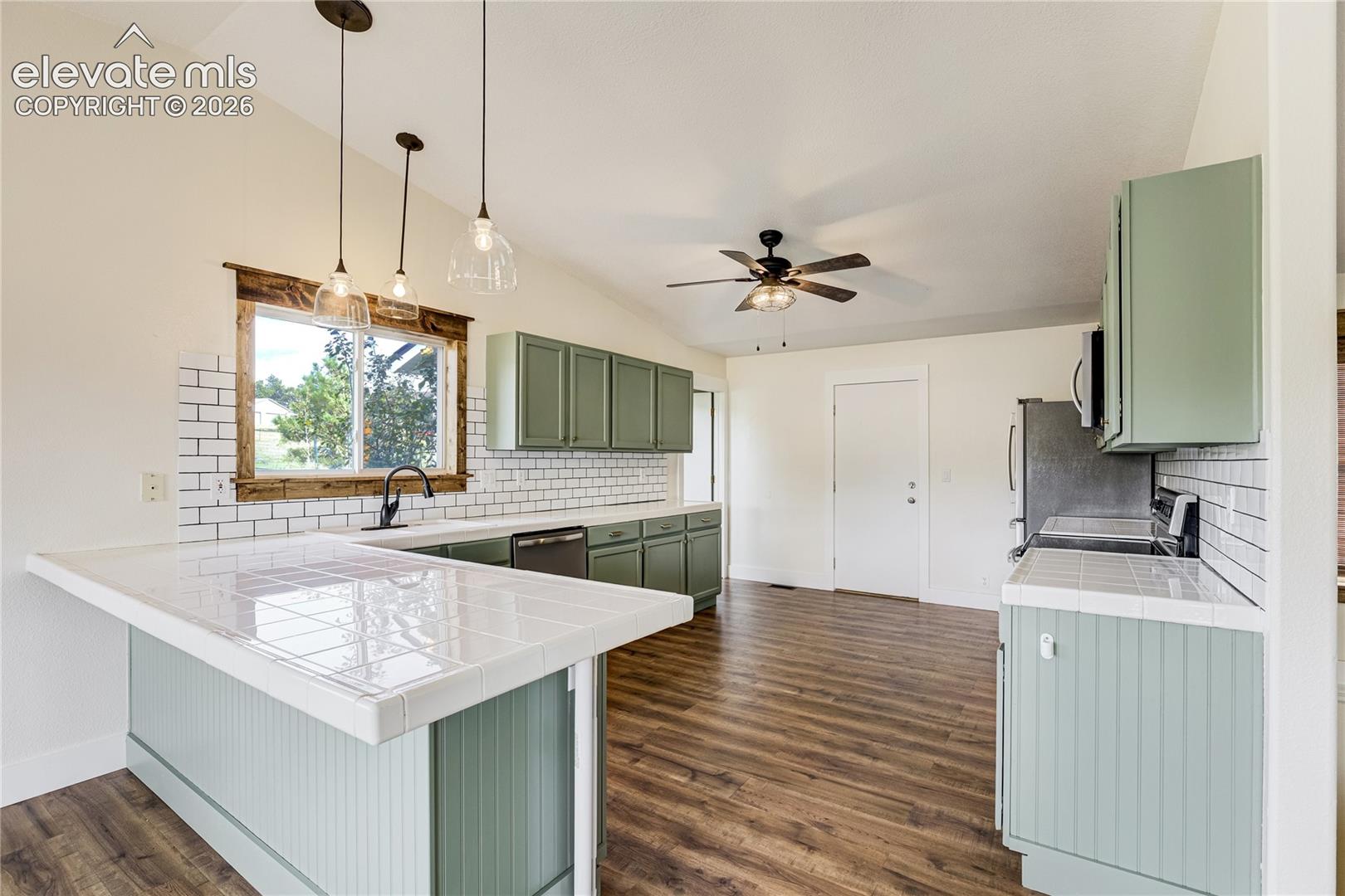 Listing photo 15 for 17650 Fremont Fort Drive