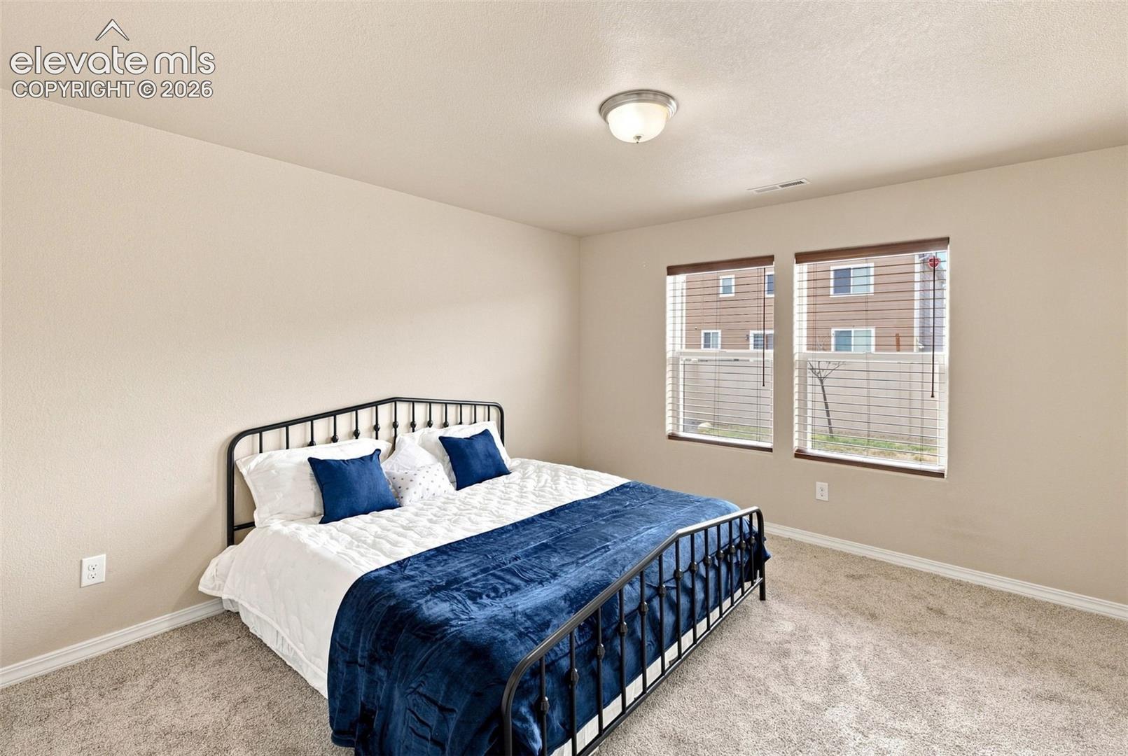 Listing photo 26 for 10864 Traders Parkway