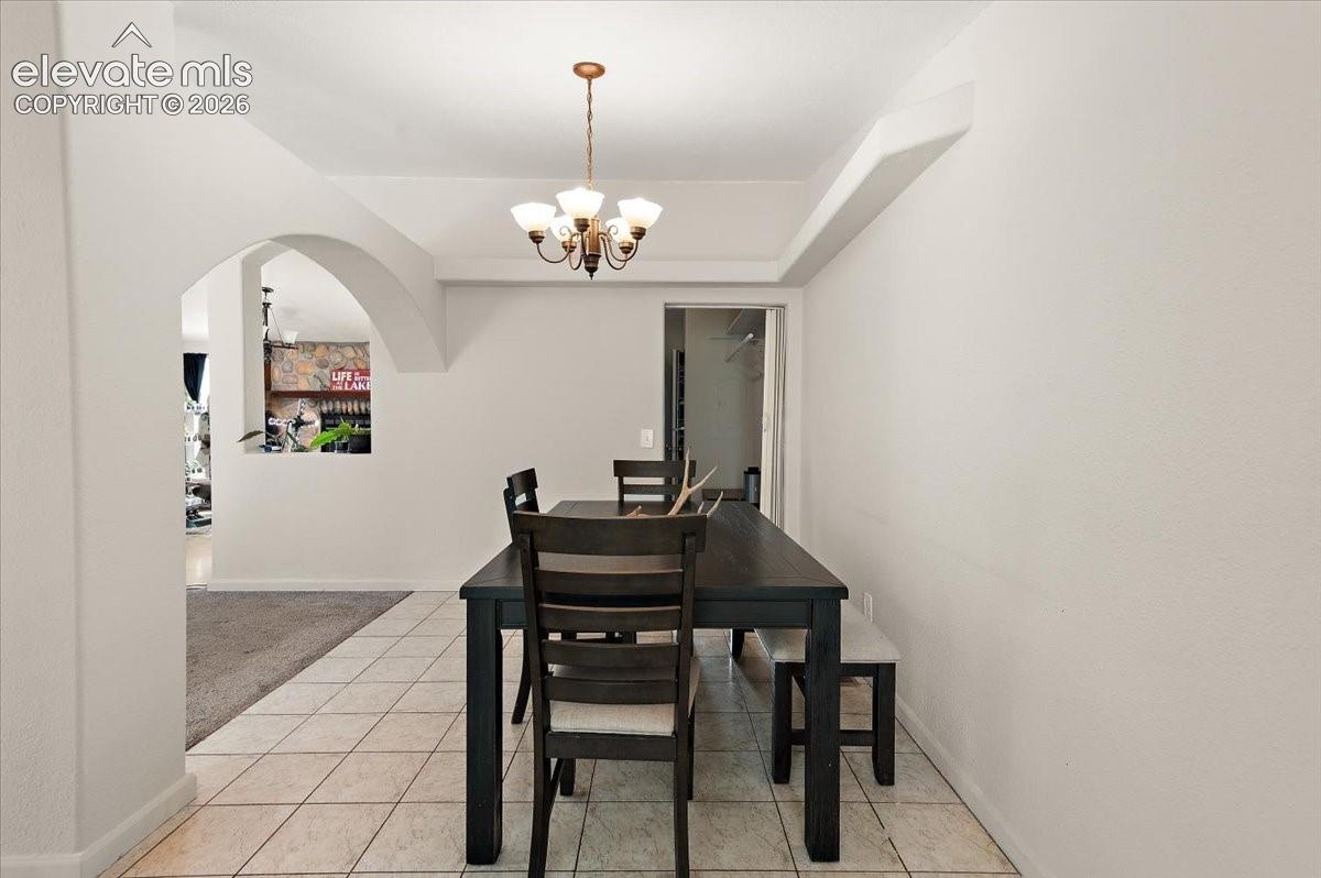 Listing photo 10 for 544 N Raymont Drive