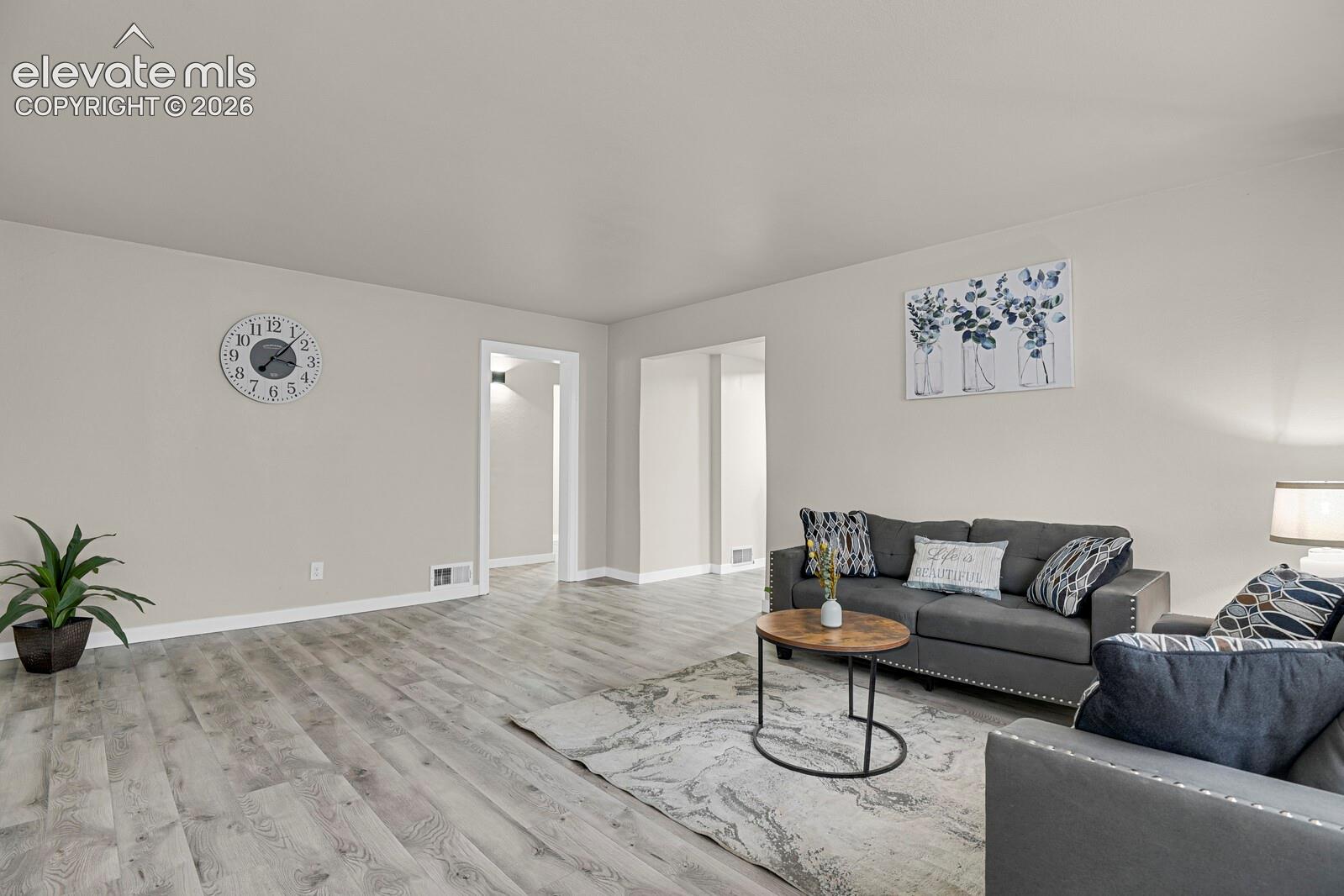 Listing photo 15 for 2614 Gunnison Street