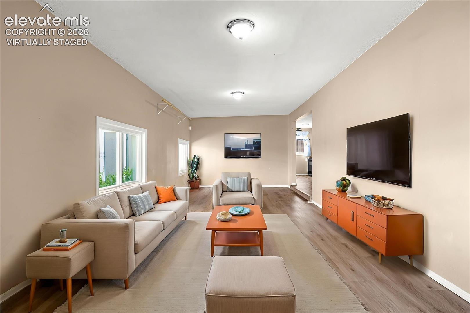 Listing photo 5 for 1933 Hallam Avenue