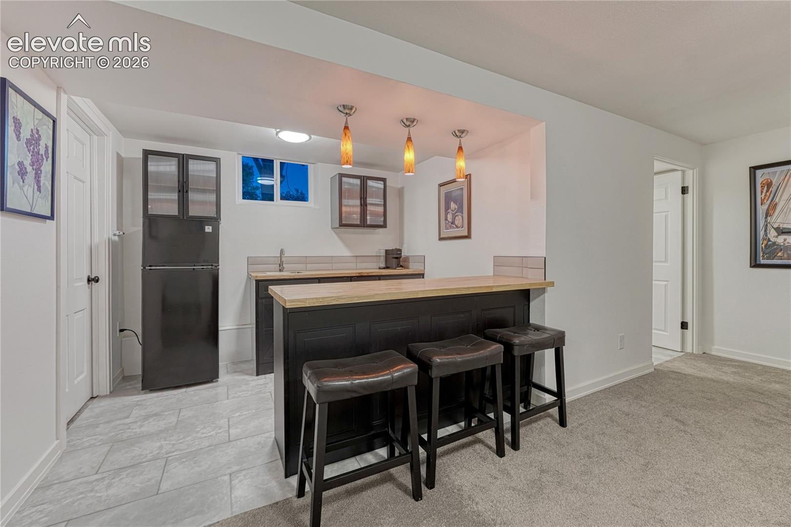 Listing photo 25 for 1221 E Madison Street