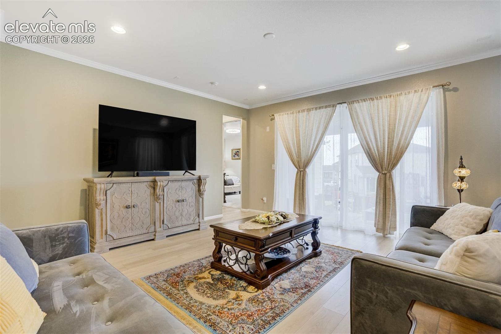 5689 Mammoth Lane, photo 3