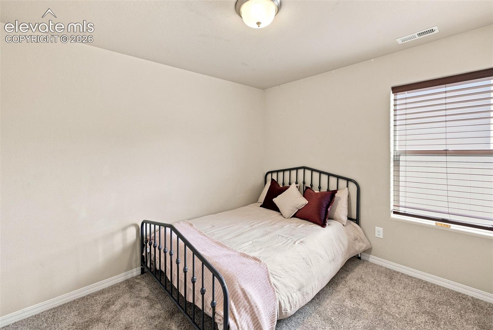 Listing photo 32 for 10864 Traders Parkway