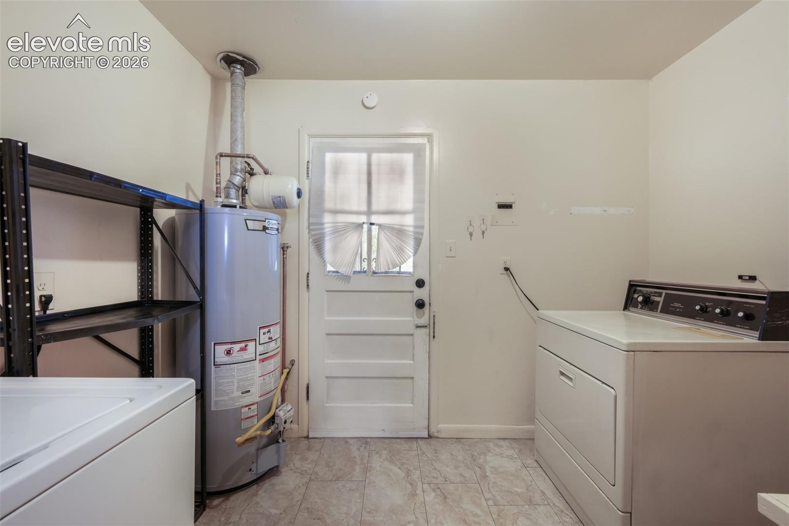 Listing photo 19 for 920 S Canosa Court