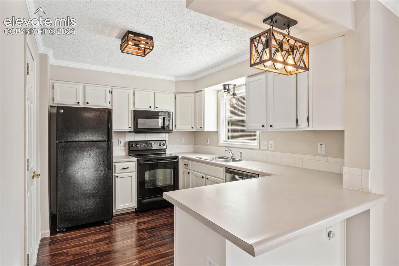Listing photo 13 for 3211 Hearthridge Circle