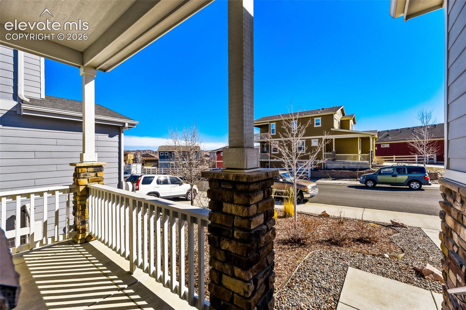Listing photo 5 for 3973 John Court