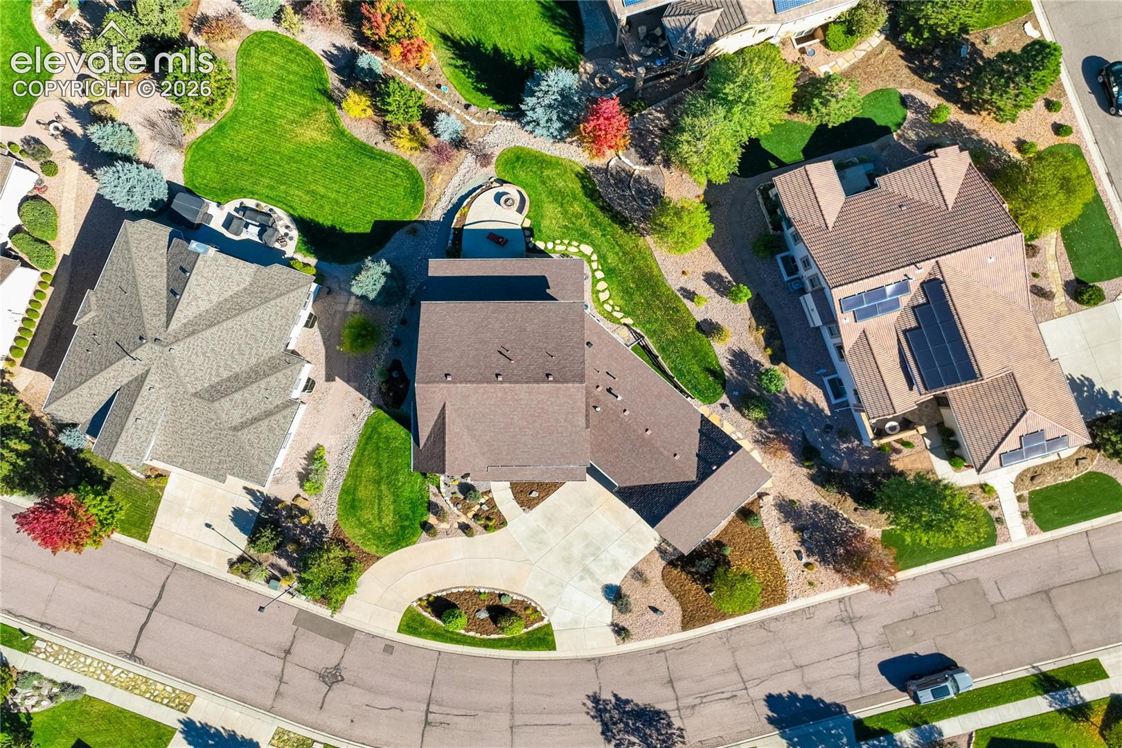 Listing photo 4 for 12427 Creekhurst Drive