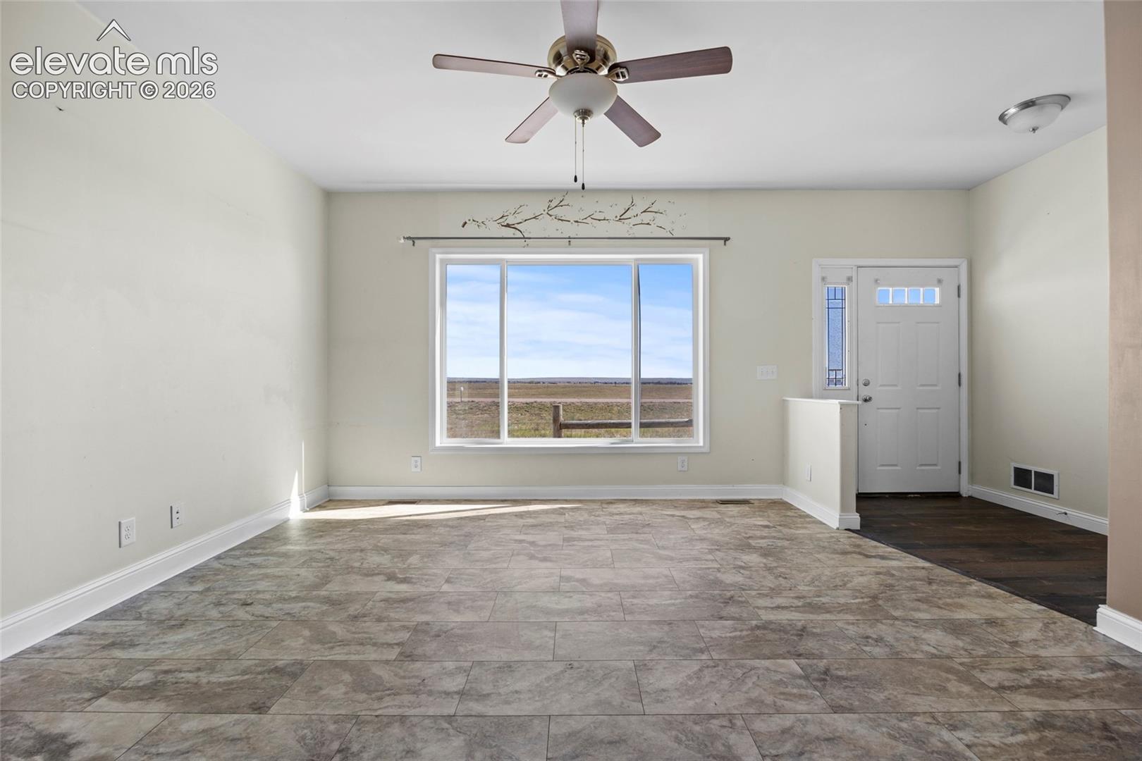 Listing photo 8 for 842 Spotted Owl Way
