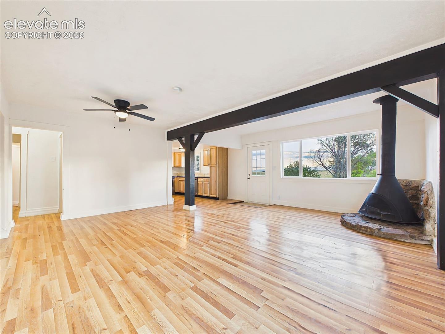 Listing photo 12 for 23015 Murphy Road