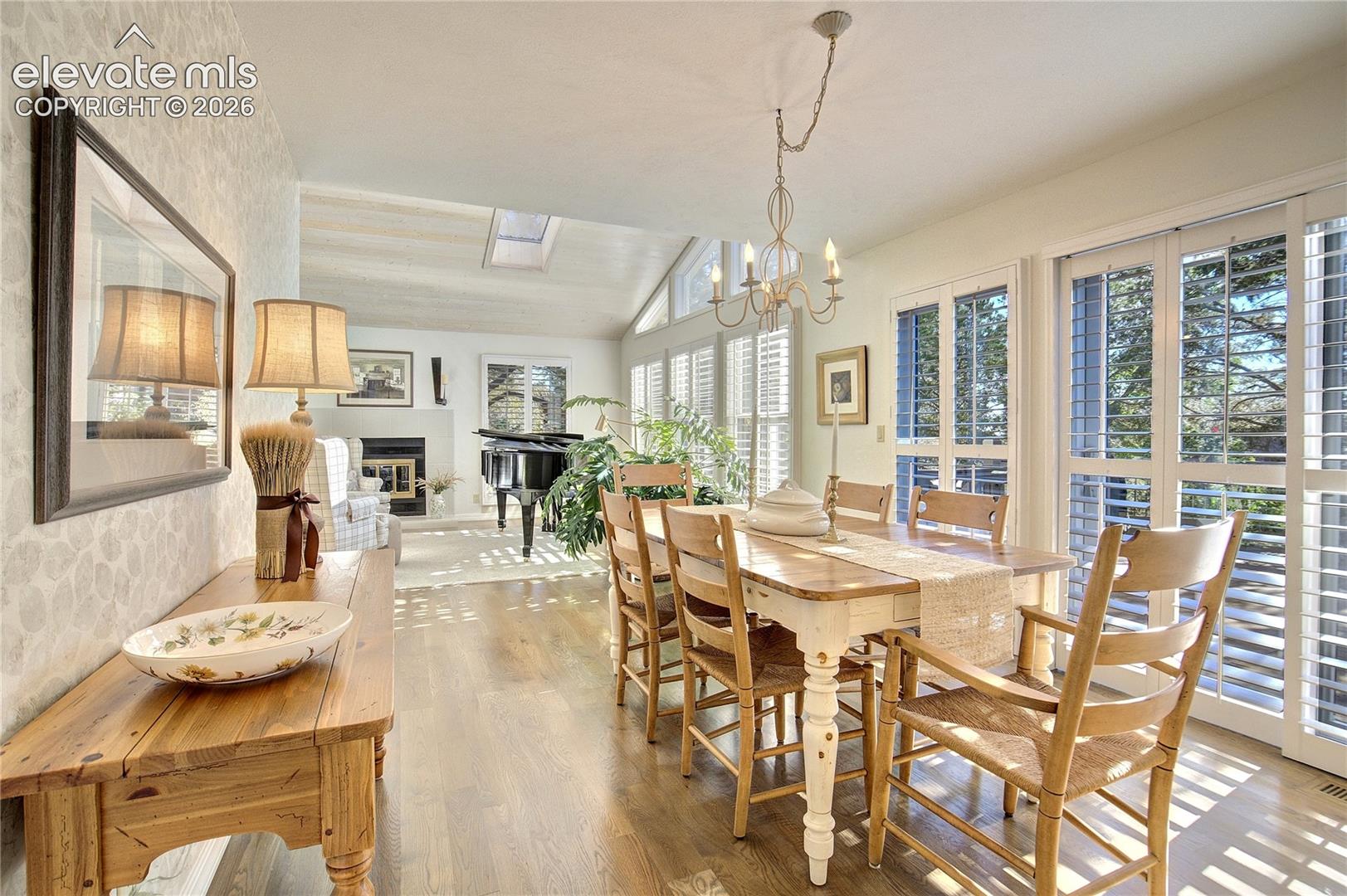 Listing photo 9 for 7215 Suntide Place