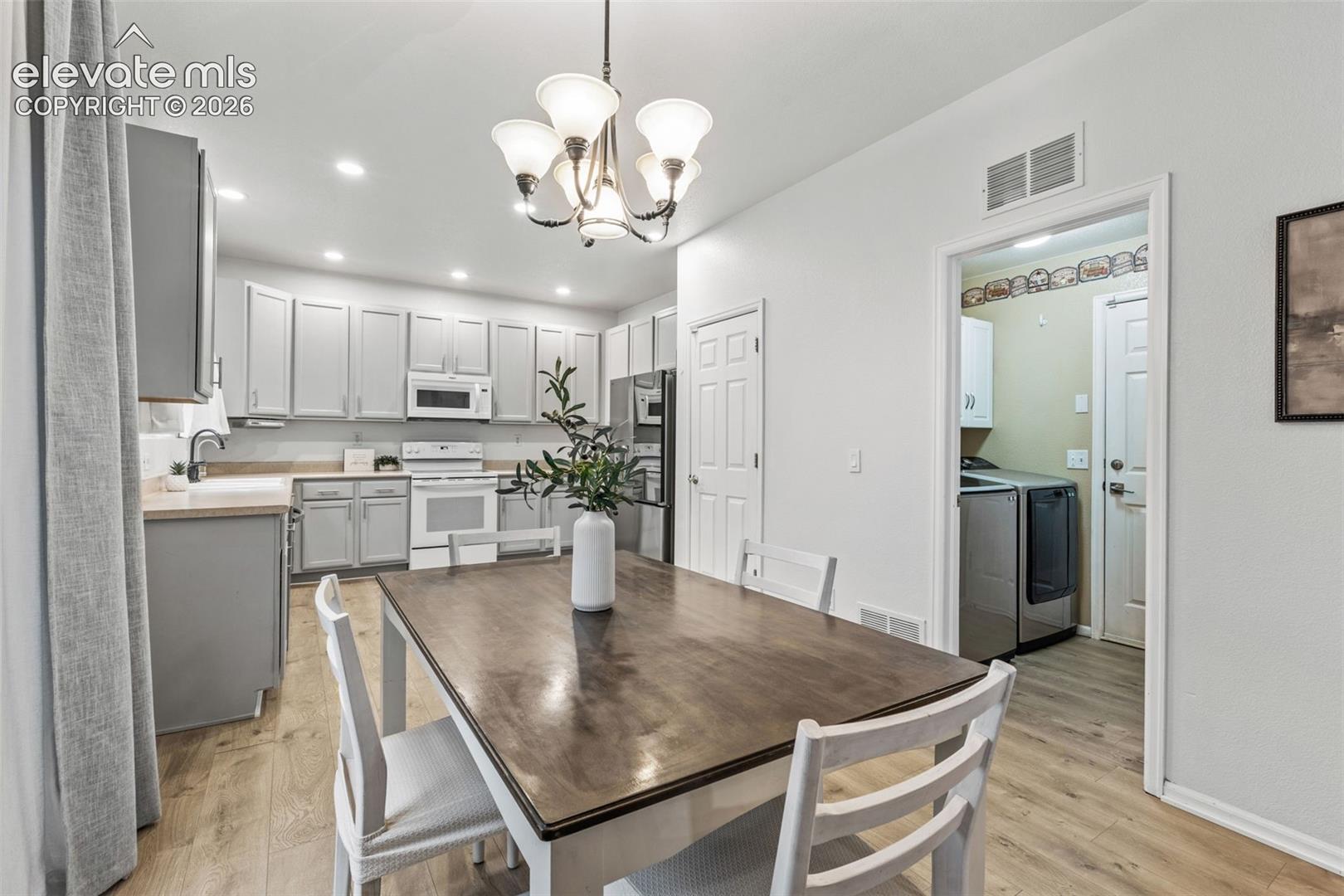 Listing photo 14 for 12219 St Annes Road