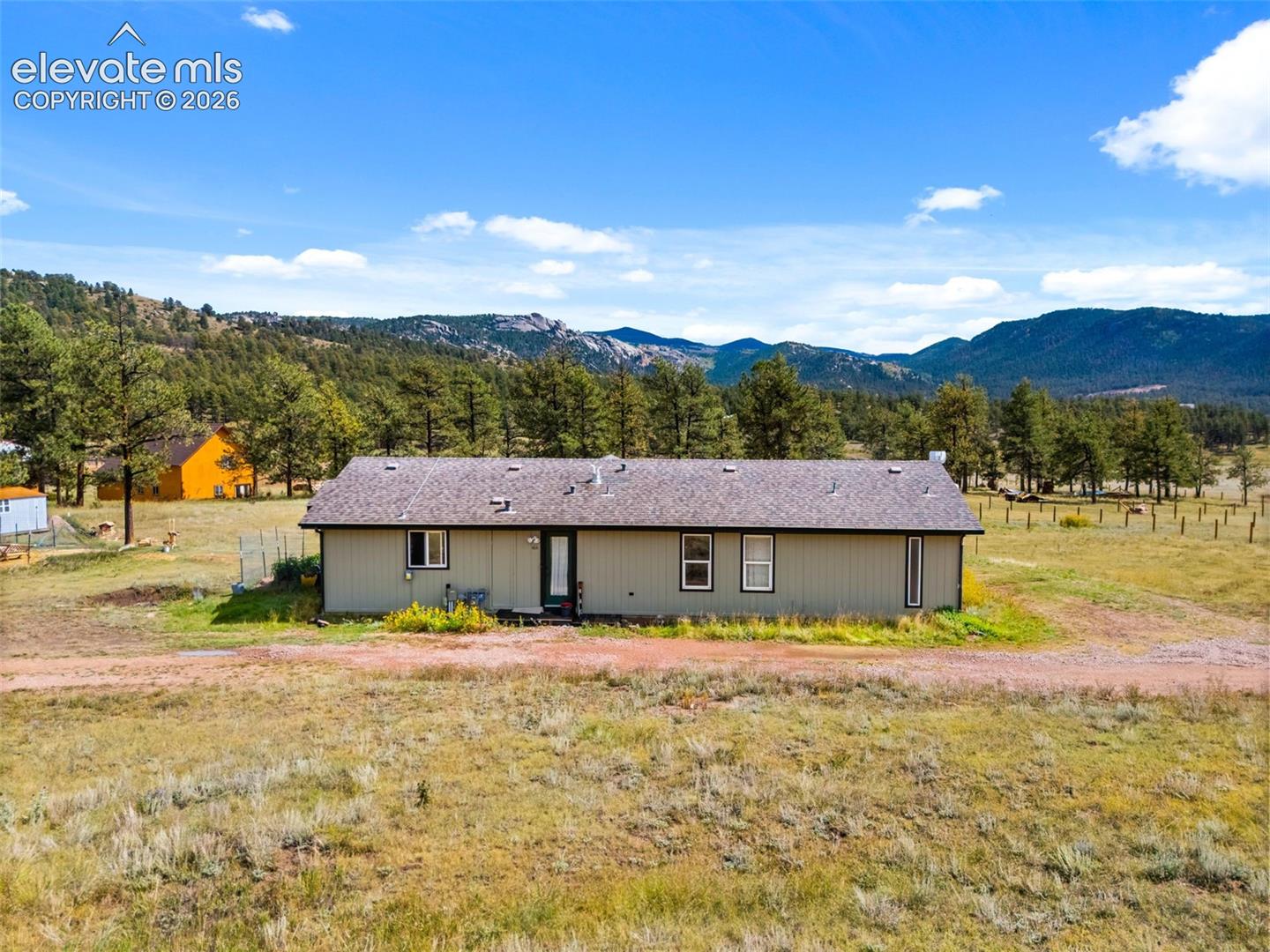 Listing photo 22 for 464 Hackamore Drive