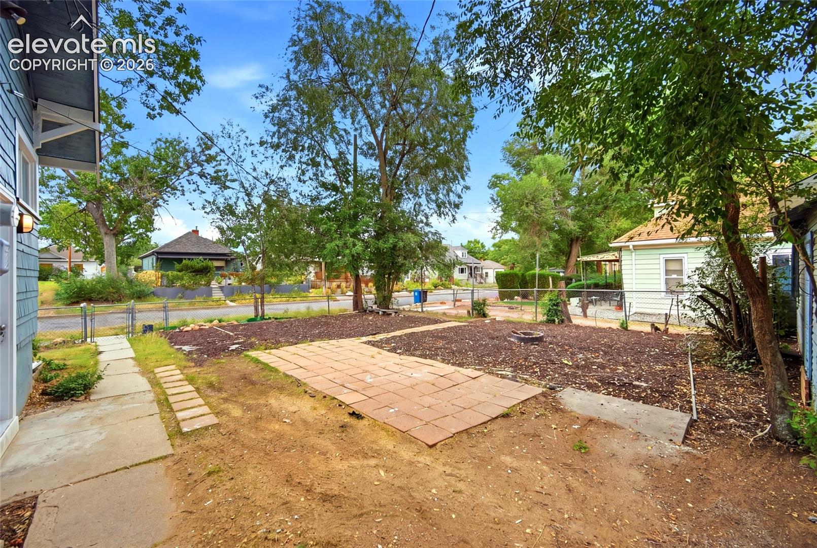 Listing photo 26 for 947 E Costilla Street
