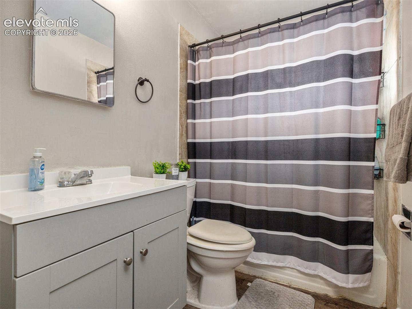 Listing photo 26 for 18 Dundee Lane
