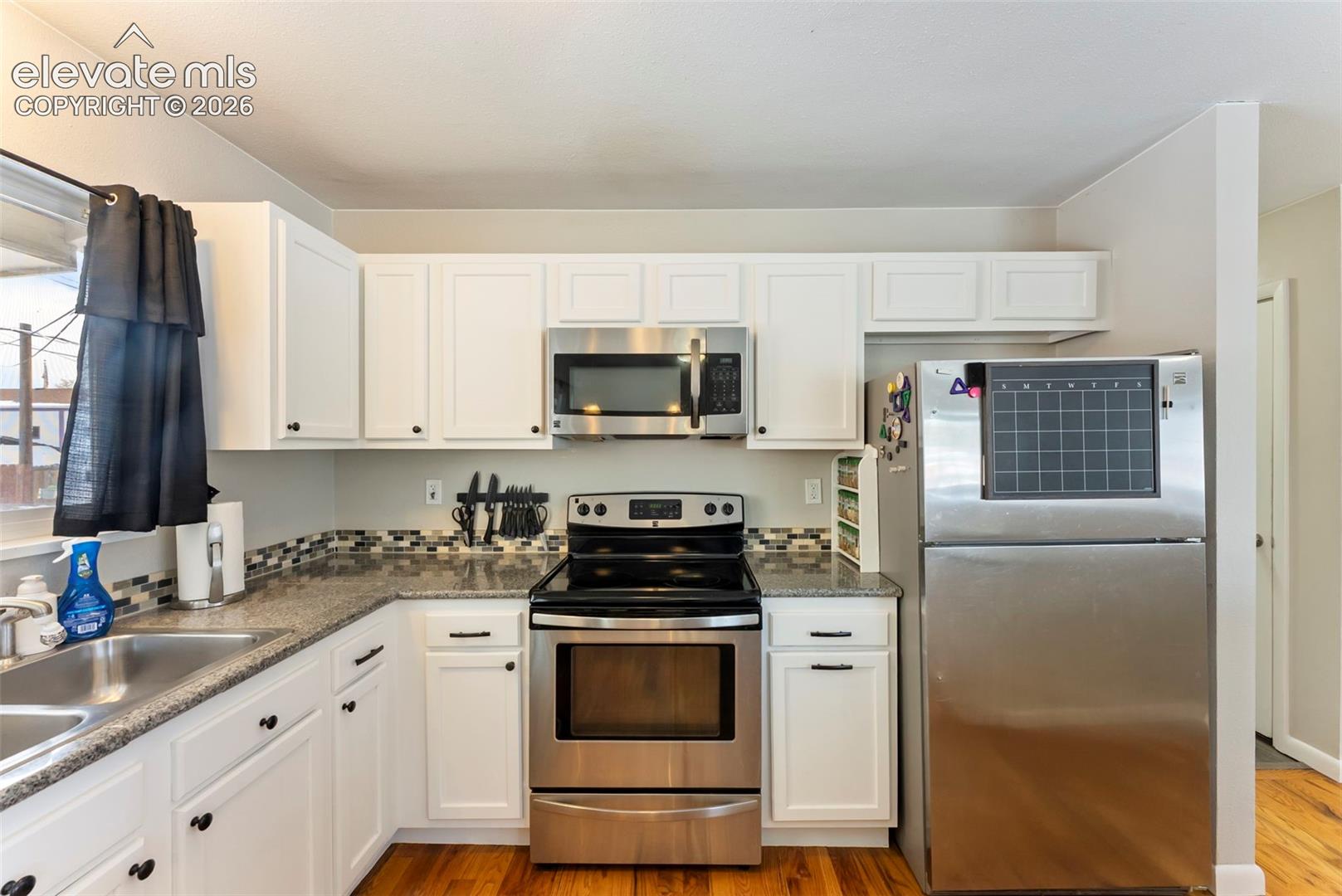 Listing photo 9 for 1429 Prado Drive