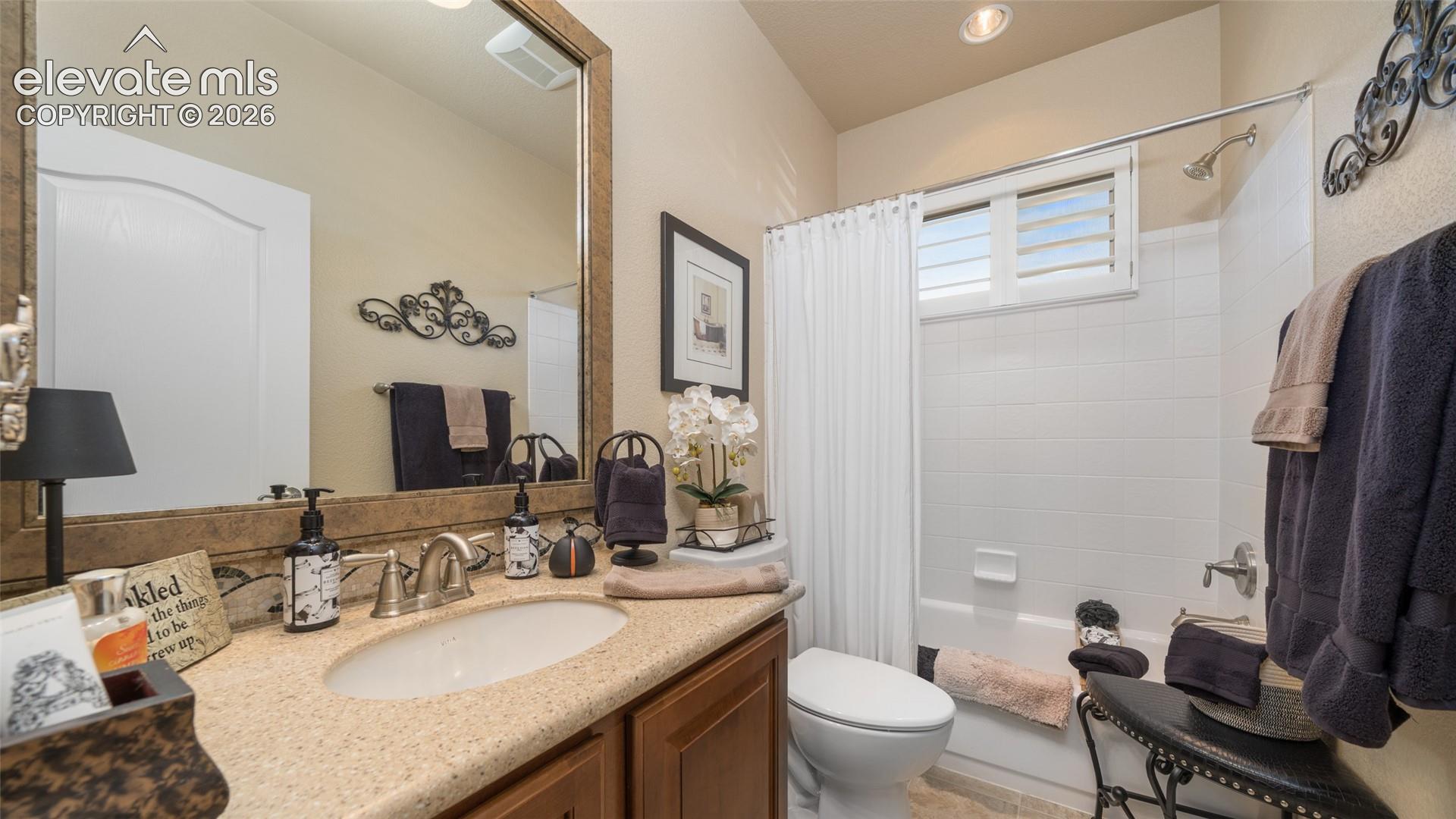 Listing photo 22 for 2455 Veneto Way