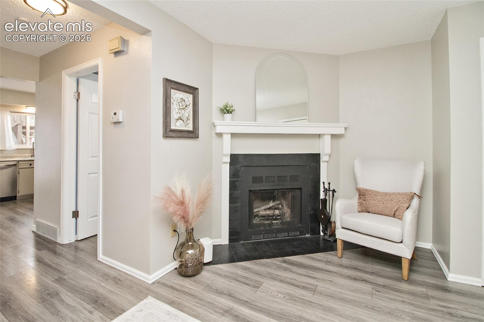 Listing photo 3 for 4755 Picturesque Drive