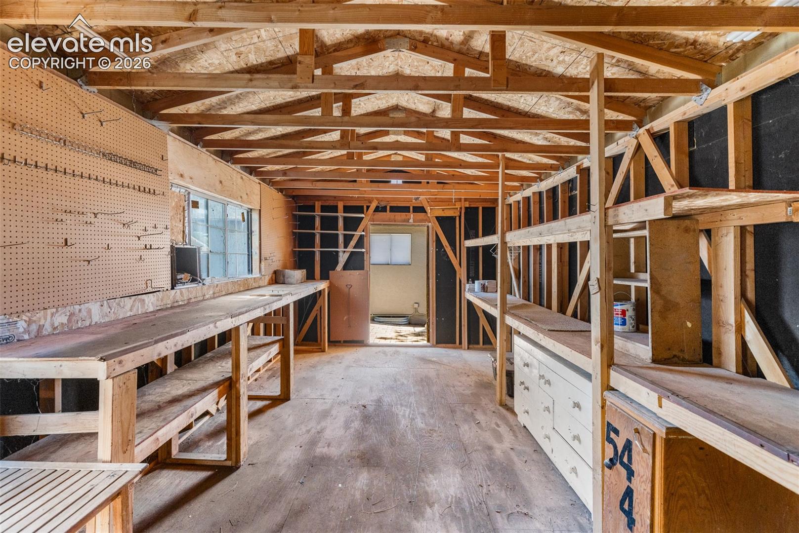 Listing photo 35 for 1818 Maplewood Drive