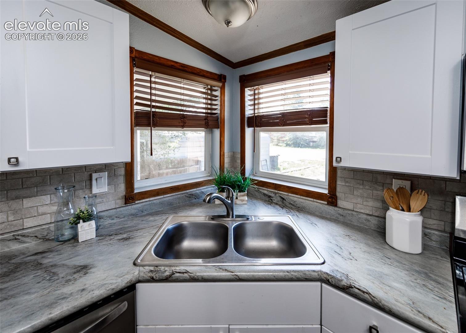 Listing photo 15 for 405 3rd Street