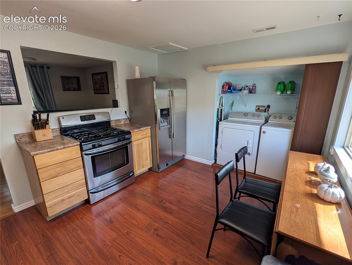 2025 Ontario Drive, photo 2
