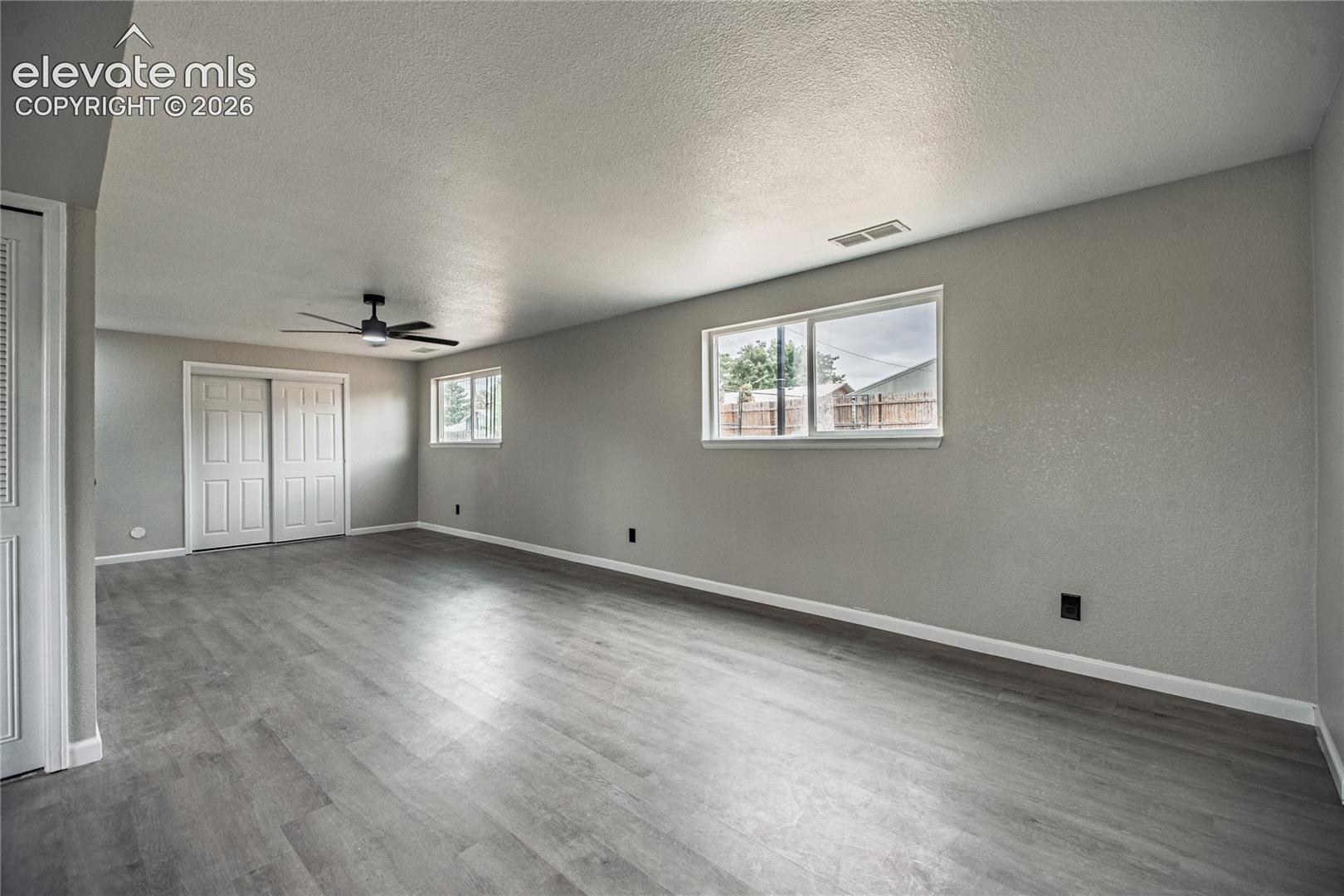 Listing photo 29 for 3816 Devonshire Lane