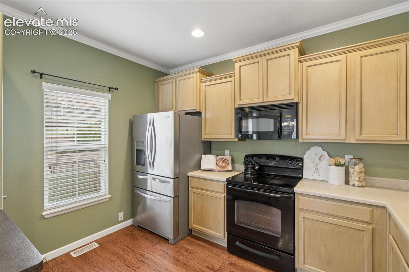 Listing photo 33 for 976 Burning Bush Point