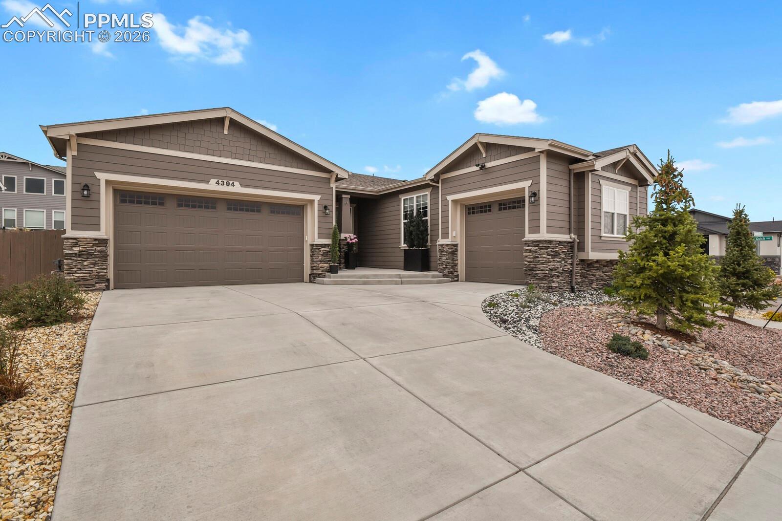 4394 Hanging Lake Circle
