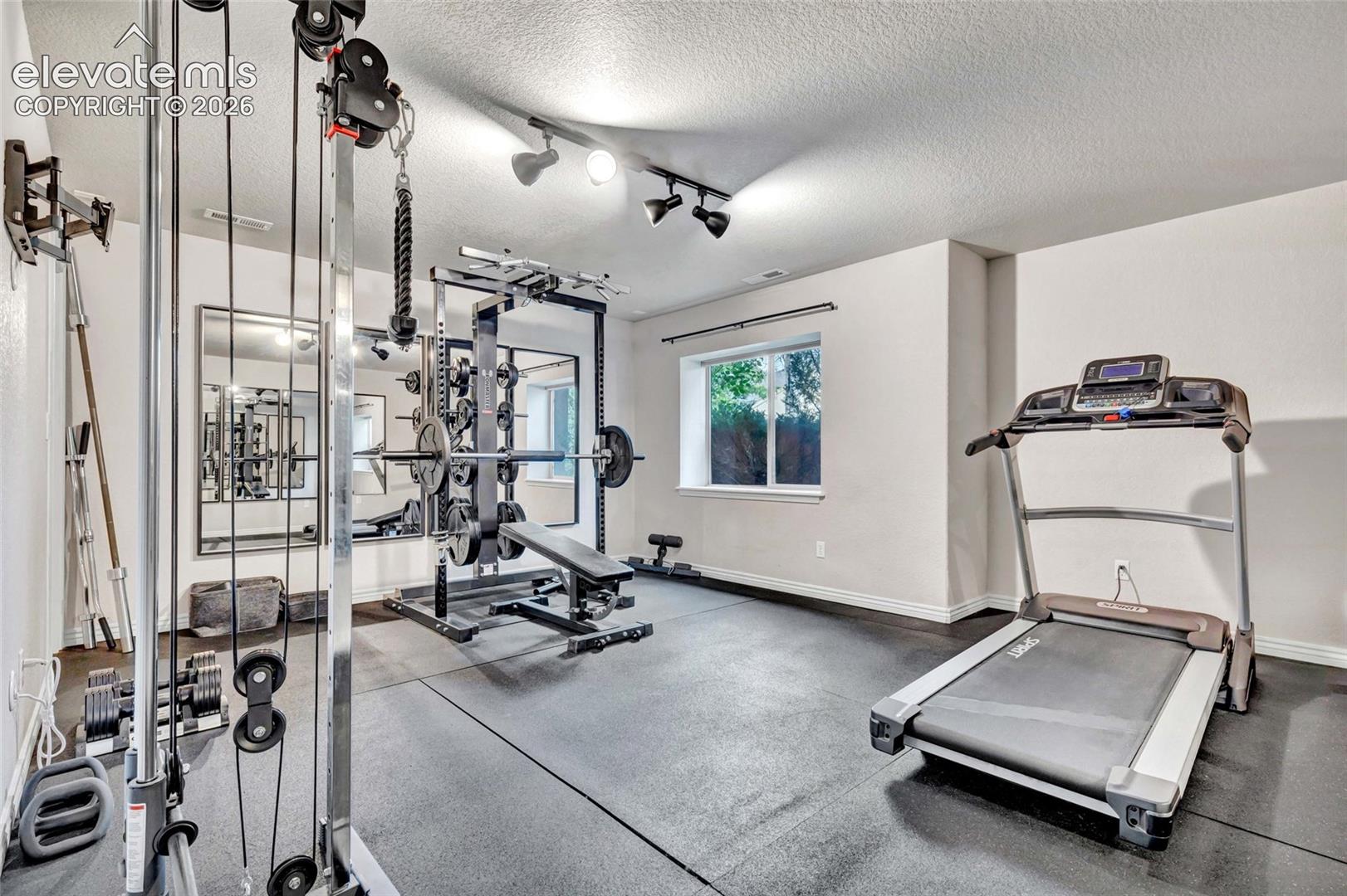 Listing photo 38 for 9043 Stony Creek Drive