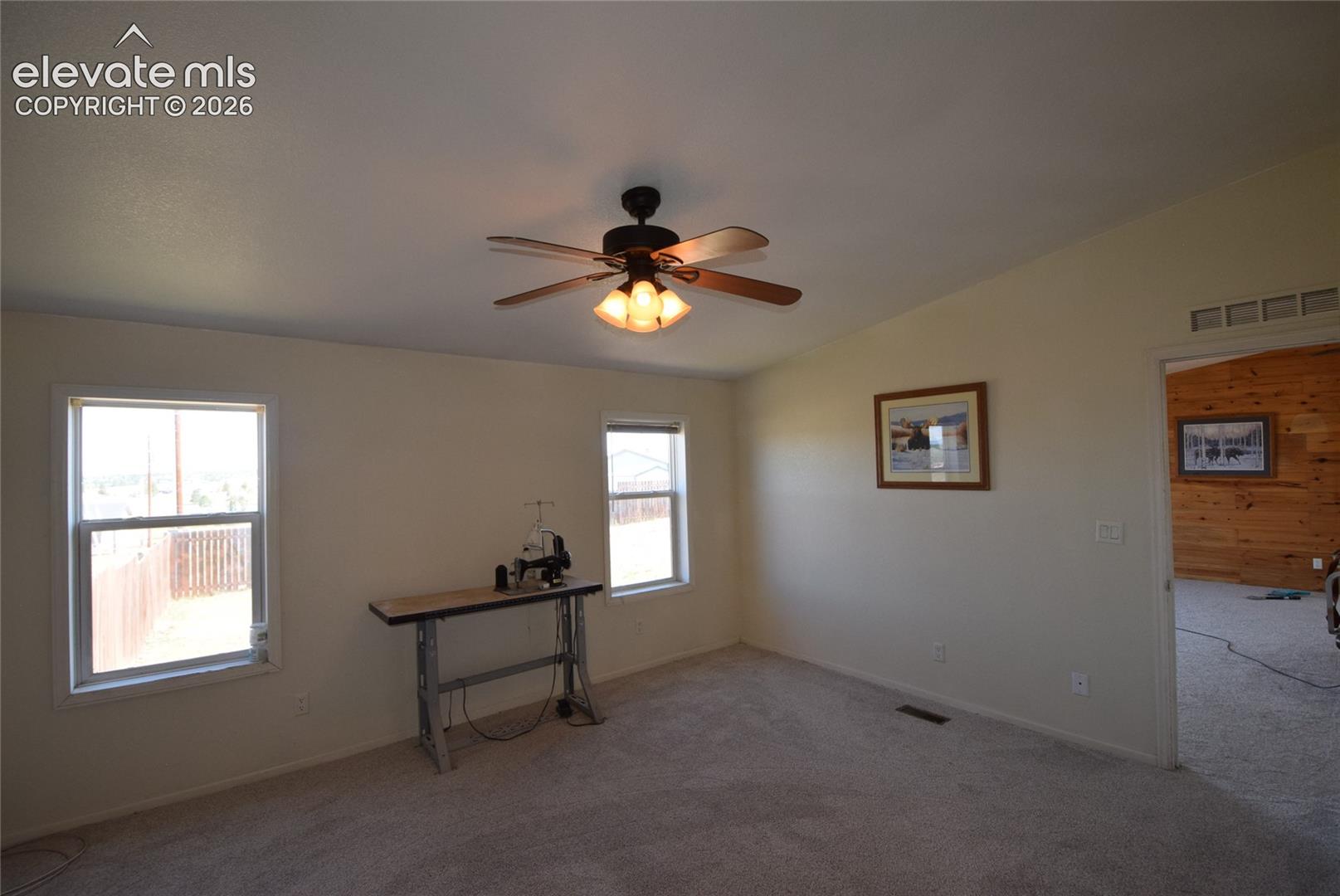 Listing photo 31 for 877 Maid Marian Drive