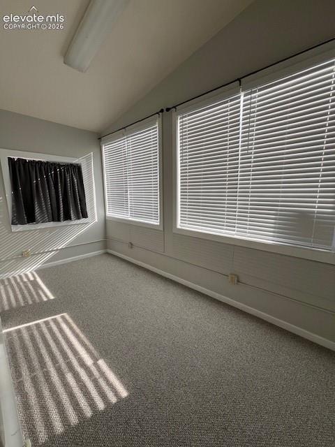 Listing photo 27 for 217 W Masonic Avenue