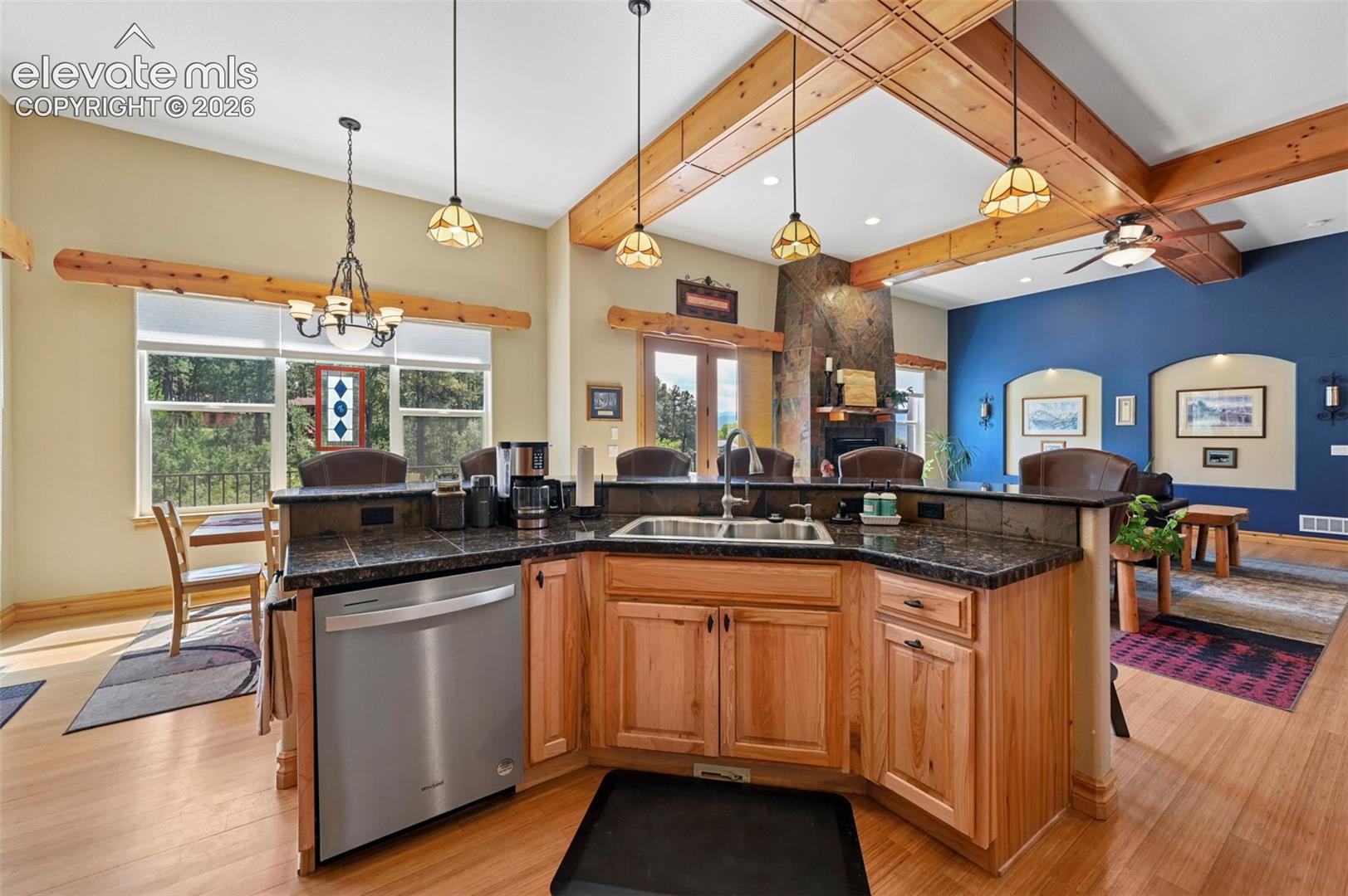 Listing photo 11 for 335 West Way