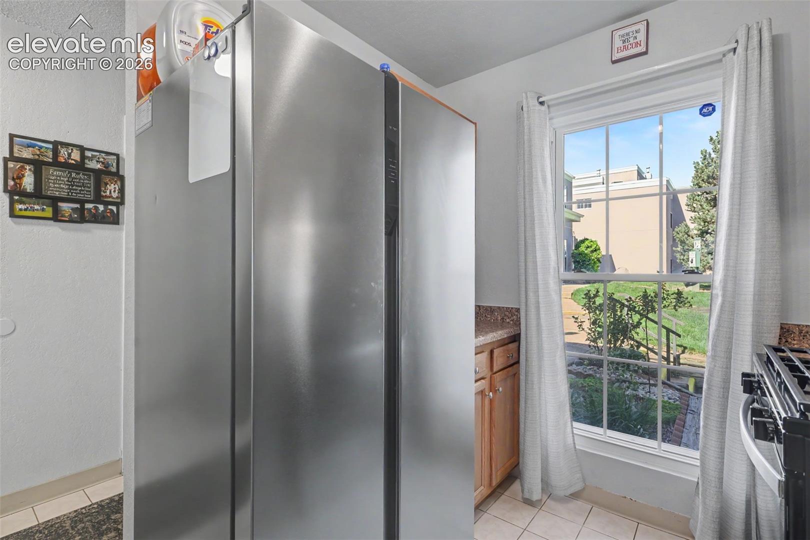 Listing photo 8 for 3110 Van Teylingen Drive E