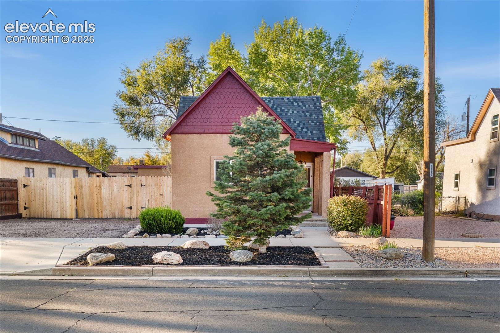 Listing photo 3 for 1118 Arroyo Avenue