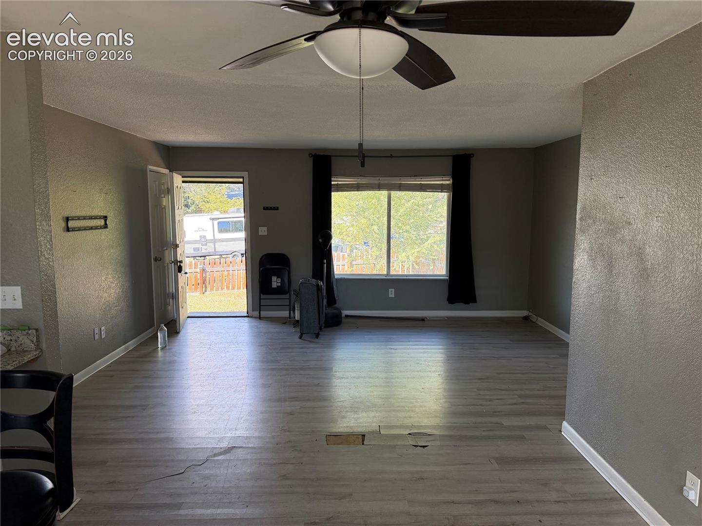 1227 Royale Drive, photo 3