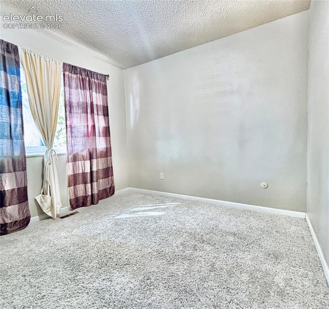 Listing photo 10 for 7265 Killington Street