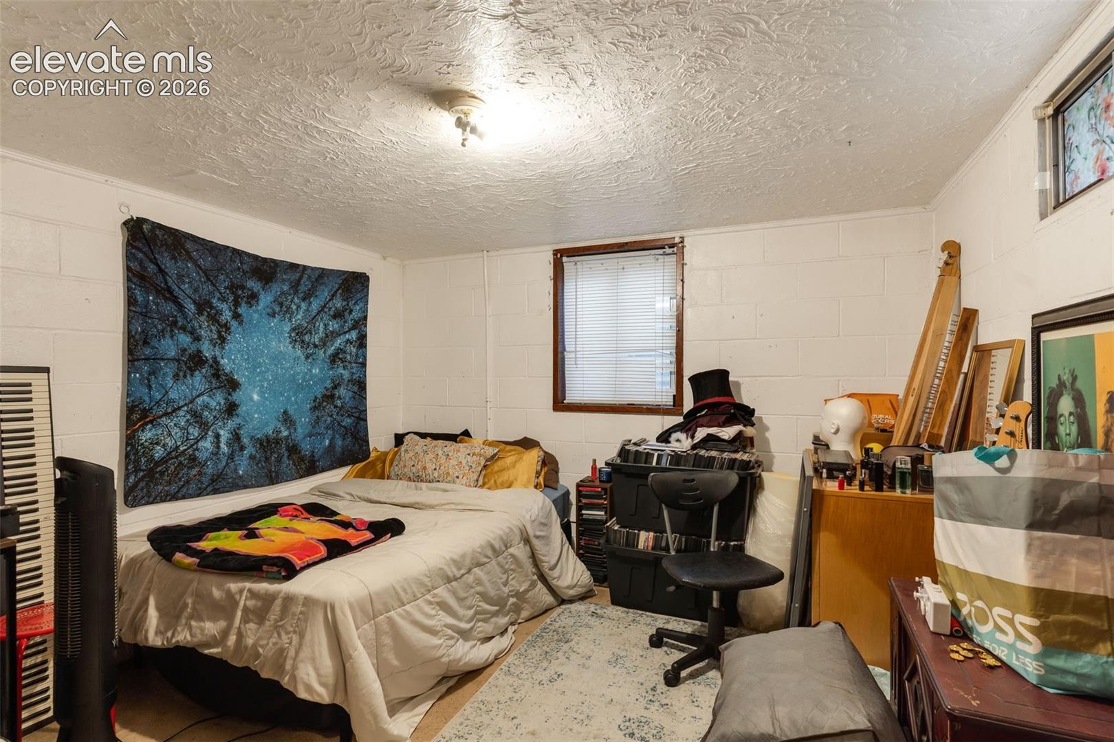 Listing photo 5 for 2120 W 11th Street