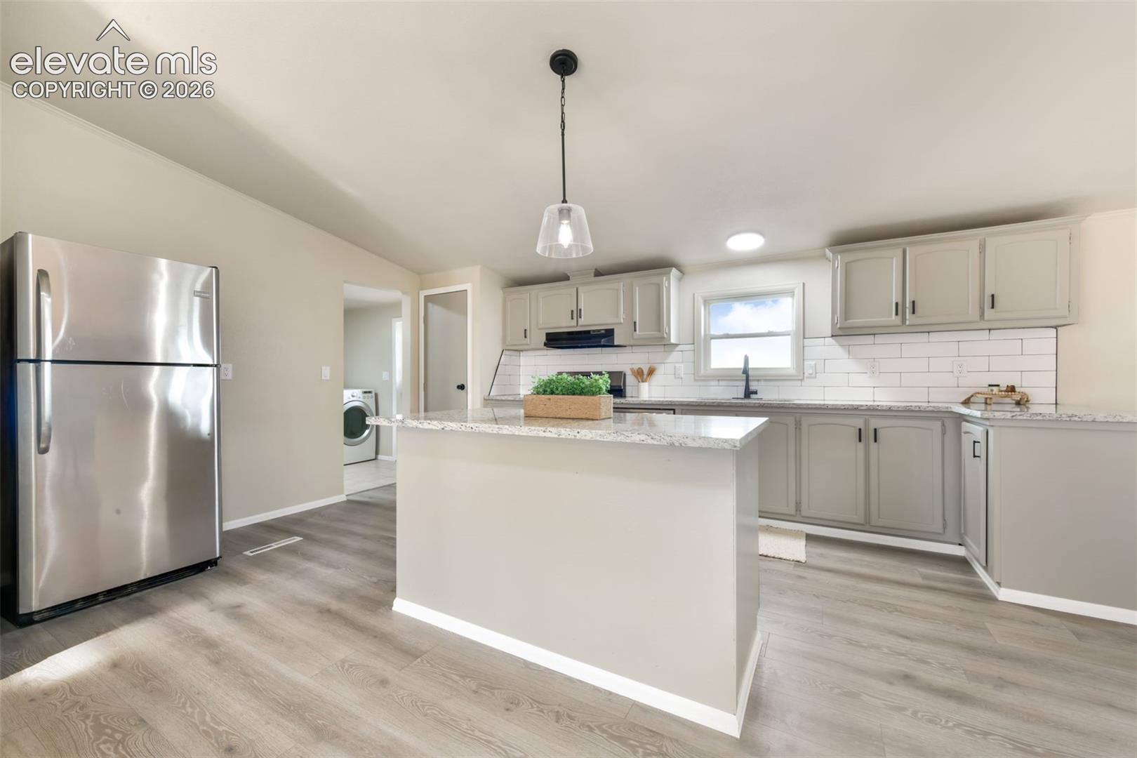 Listing photo 9 for 15054 Pamela Way