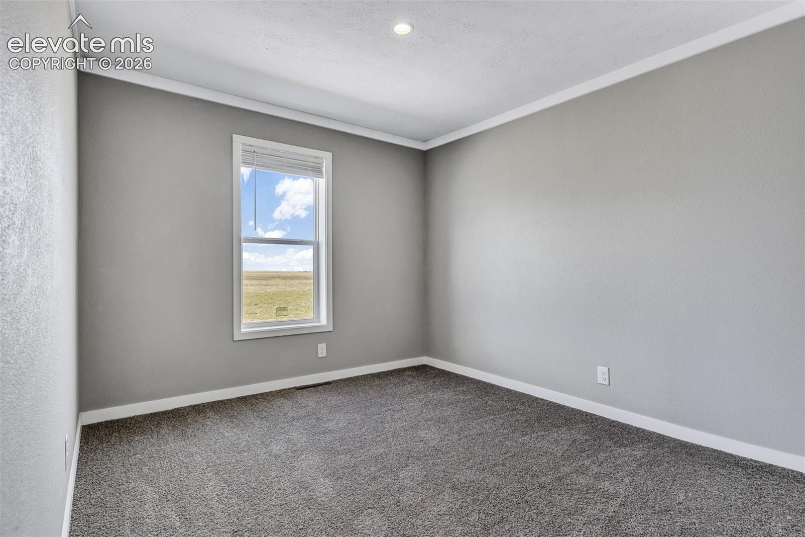 Listing photo 27 for 930 Awesome View