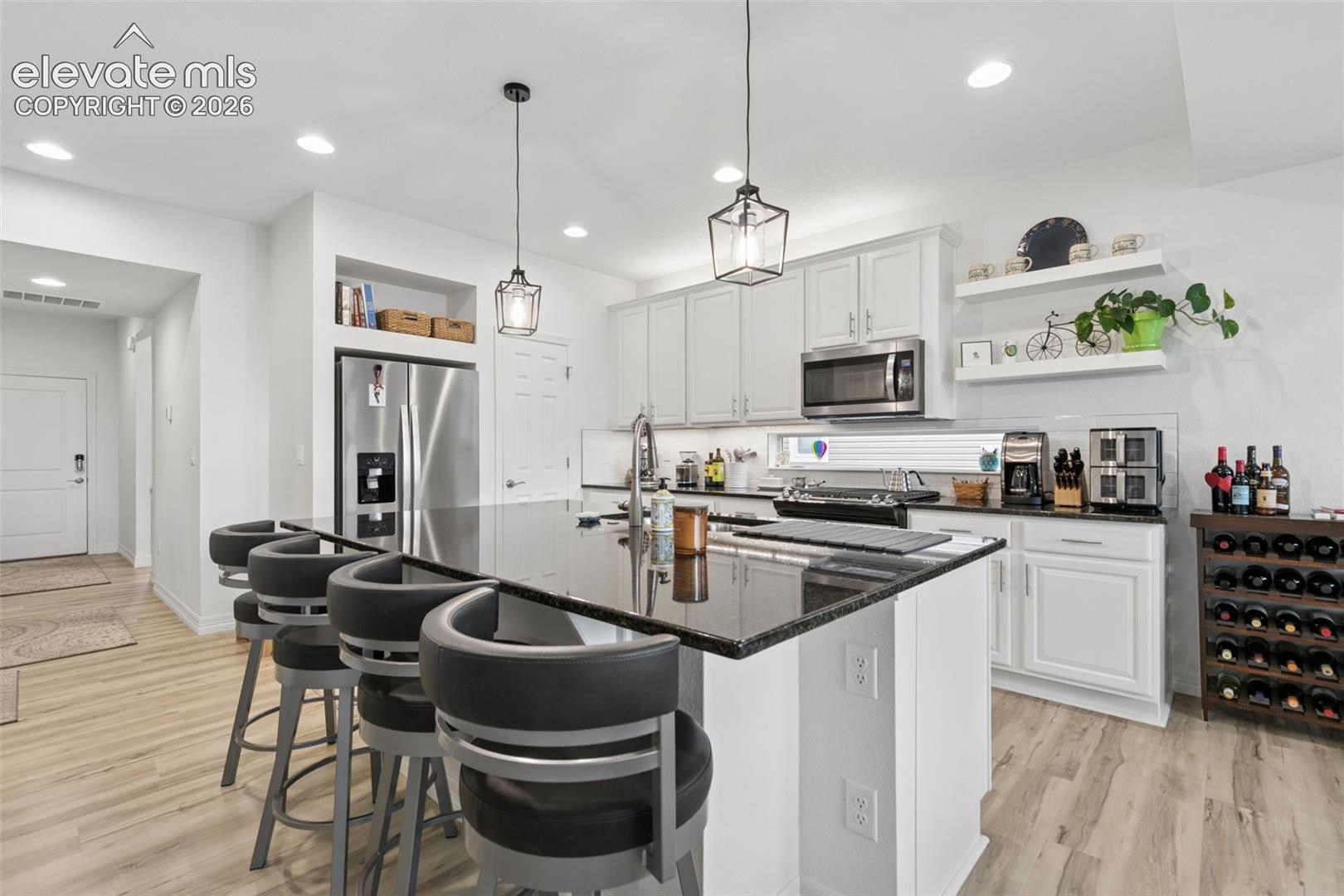 Listing photo 14 for 8948 Braemore Heights